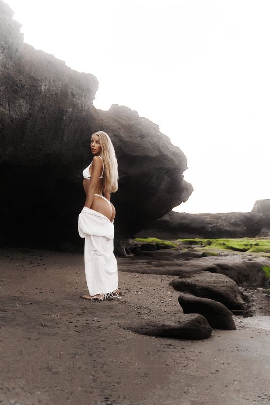 бали, девушка, поле, зеленое, сексуальное, белая, рубашка, блондинка, девушка, портрет, Sony, пресет На зеленом полеphoto preview