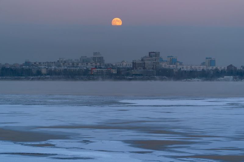 иркутск, ангара, луна, полнолуние Полнолуние над микрорайоном Солнечныйphoto preview