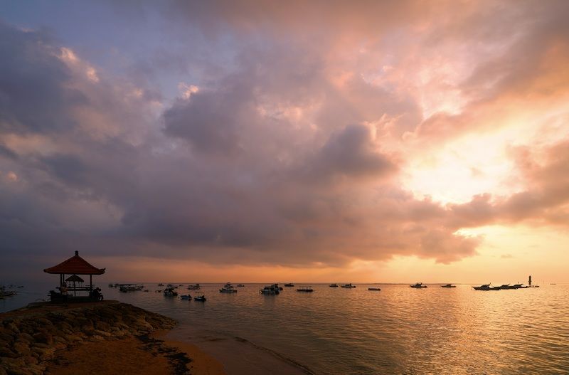 dawn, sunrise, shore, sea, ocean, sky, horizon, boat, color, light, reflection, landscape, nature, morning, bright, jukung, low tide Southern morning фото превью