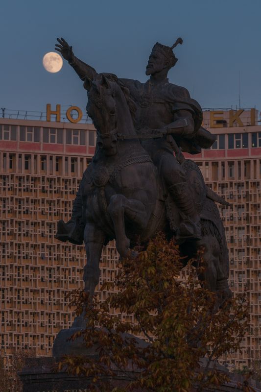 ташкент Catching the Beaver Moonphoto preview