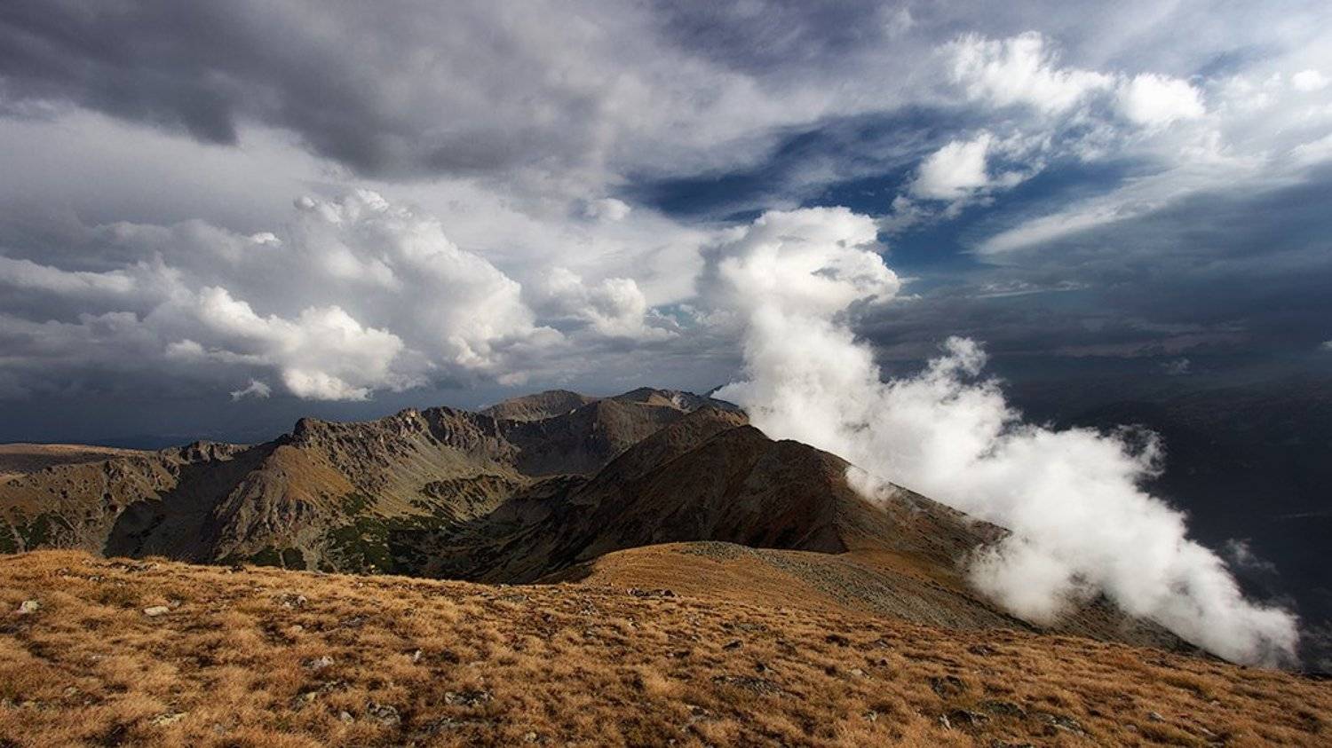 Когда облака ухаживает вершины. Автор: Ирина Костова Булгария, Вершины, Гора, Рила, Ирина Костова