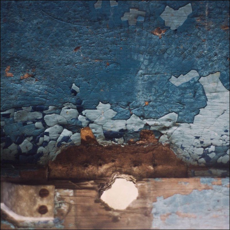 Что интересней на свете кроме стены и стула?photo preview