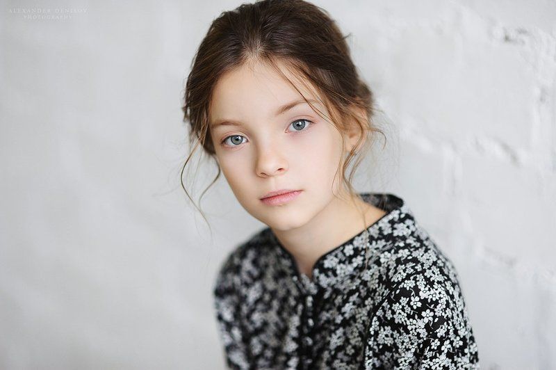 девушка с красивыми глазами, портрет ангела Viphoto preview