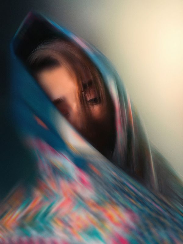 pooryarafiezade, پوریارفیعیزاده, پوریا رفیعی زاده, woman, scarf, blue, motion, blur AYDAphoto preview
