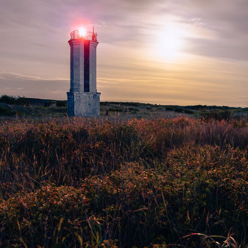 маяк, лунный свет Лунный свет, как маяк...photo preview