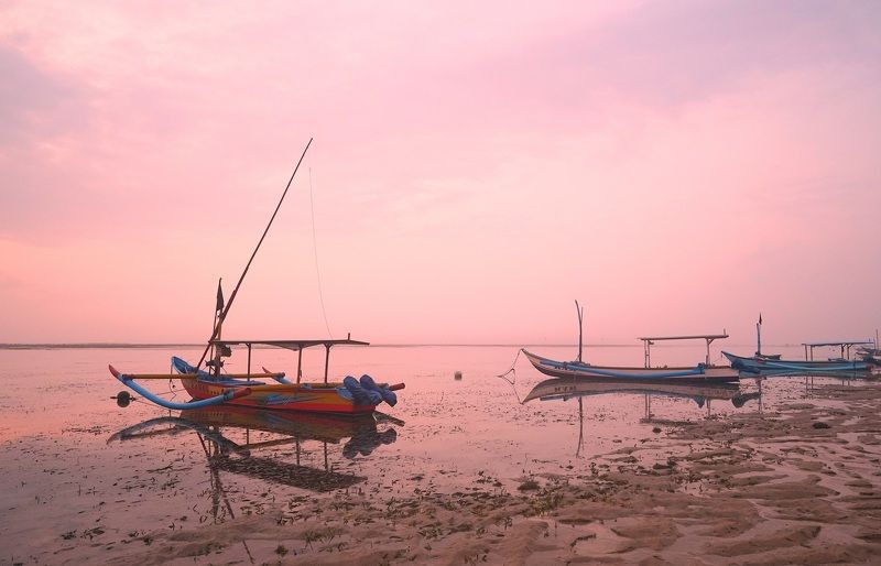 dawn, sunrise, shore, sea, ocean, sky, horizon, boat, color, light, reflection, landscape, nature, morning, bright, jukung, low tide Pink subtlety фото превью