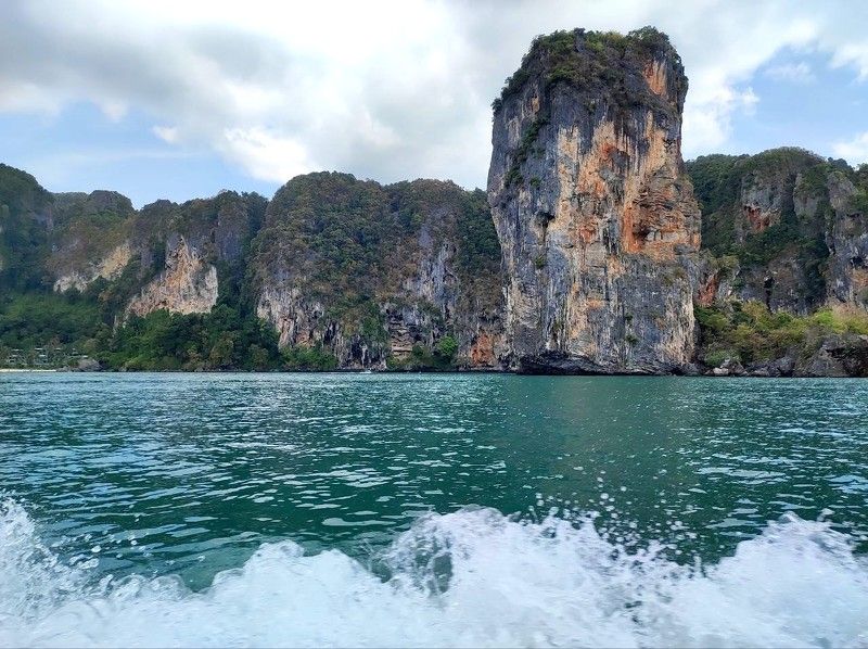 thailand, sun, sea, mountains, island On the way to the islandphoto preview