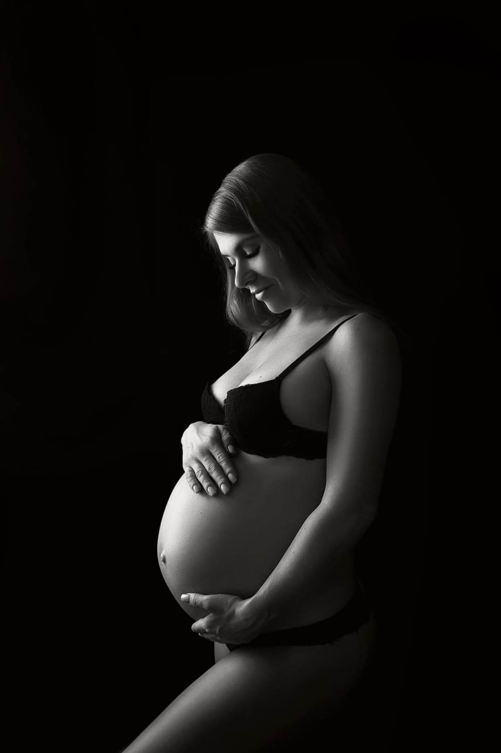 mom and baby, mom, pregnancy, mother, maternity, love, family, pregnancyphoto, familyphoto, материнство, мама, мама и малыш, мать и дитя, любовь, портрет, студийный портрет, семейный портрет, беременность, будущая мама, в ожидании, Ману Фалько