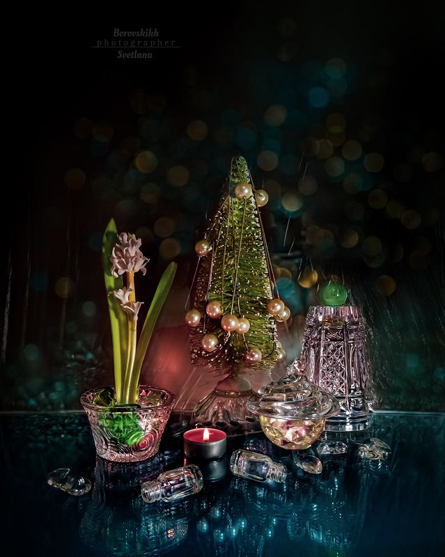 фото на окне, фото с полиэтиленом, стекло, ёлочка, зима, цветы, боке Ёлочка-ёлочка фото превью