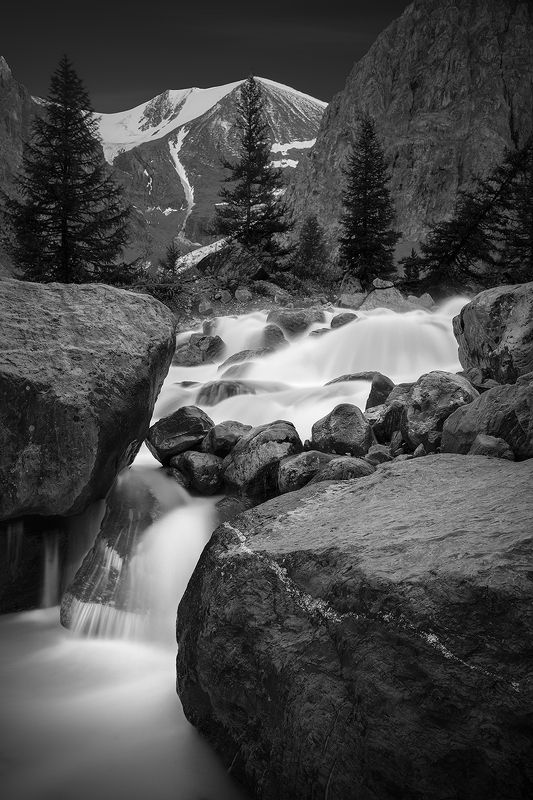 пейзаж, природа, горы, ущелье, акту, алтай, сибирь, чб, черно-белое, река, камни, вода, поток, скалы, водопад, ледник Ущелье Актруphoto preview