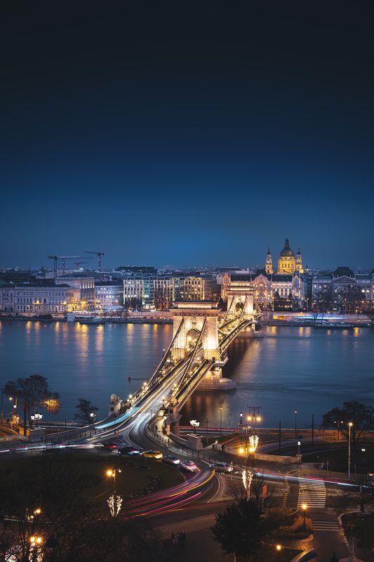 budapest Chaine bridgephoto preview