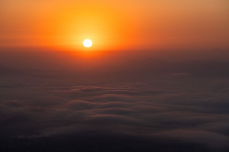 непал, гималаи, горы, восход, рассвет, солнце, облака, nepal, himalaya, mountains, sunrise, sun, clouds Восход над облаками фото превью