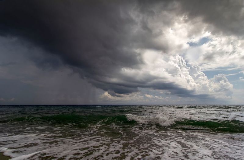 стихия, море. черное Тучка фото превью