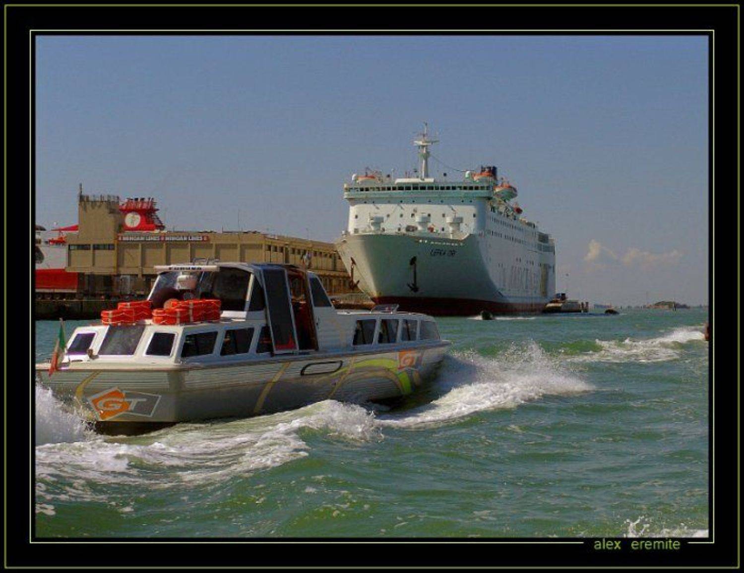 Портовая суета в Венеции. Автор: Александр Бельтюков Венеция, Италия, канал, порт, море, Александр Бельтюков