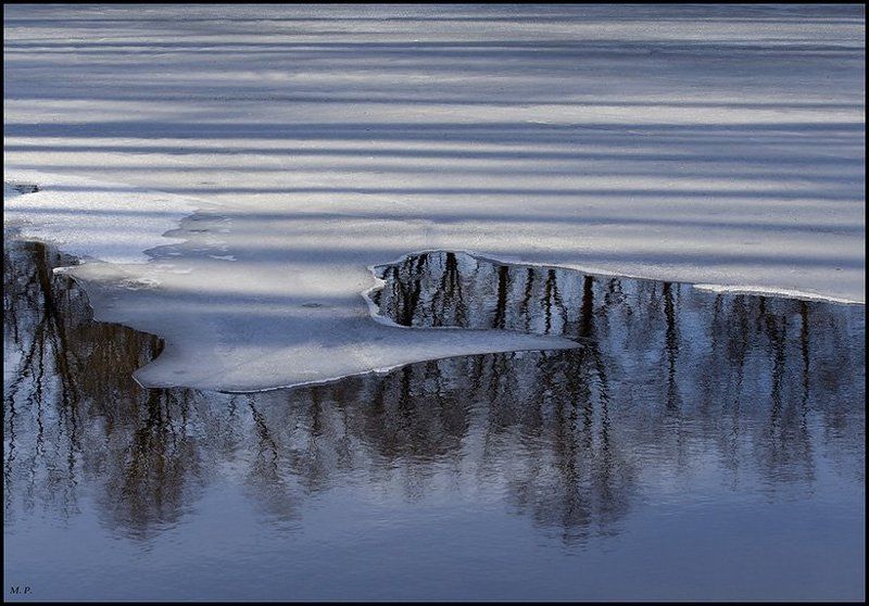 весна, лед, отражения Весенняя, тающая.photo preview