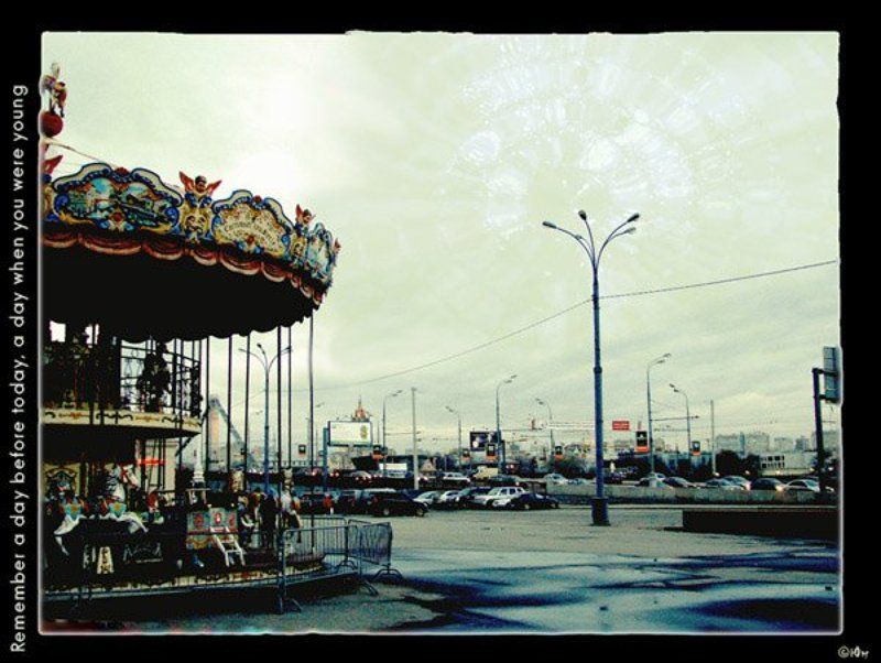 москва, карусель let there be more lightphoto preview