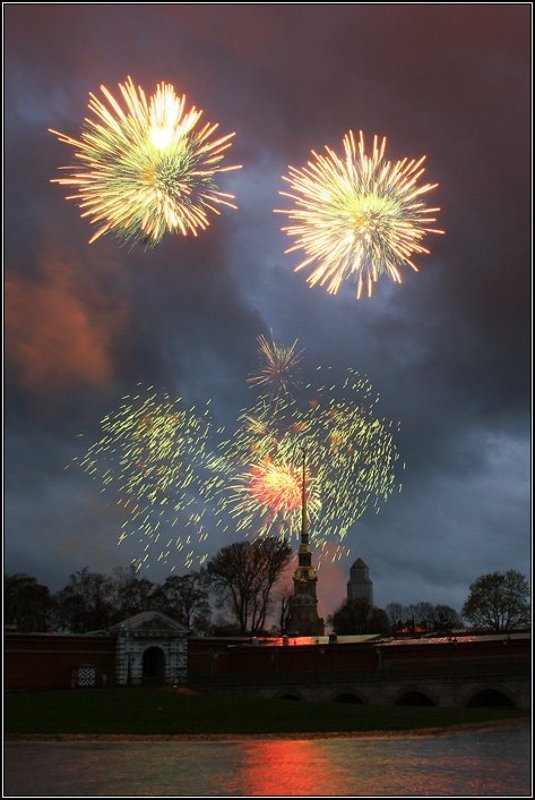 питер, петербург, город, река, нева, петропавловка, крепость, туча, небо, облако, салют, взрыв, праздник, 9 мая, dyadyavasya 9 мая в Питереphoto preview