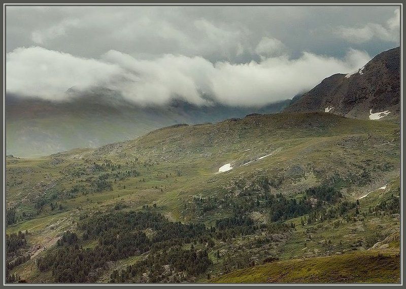 горы , облака С высоты птичьего полета фото превью