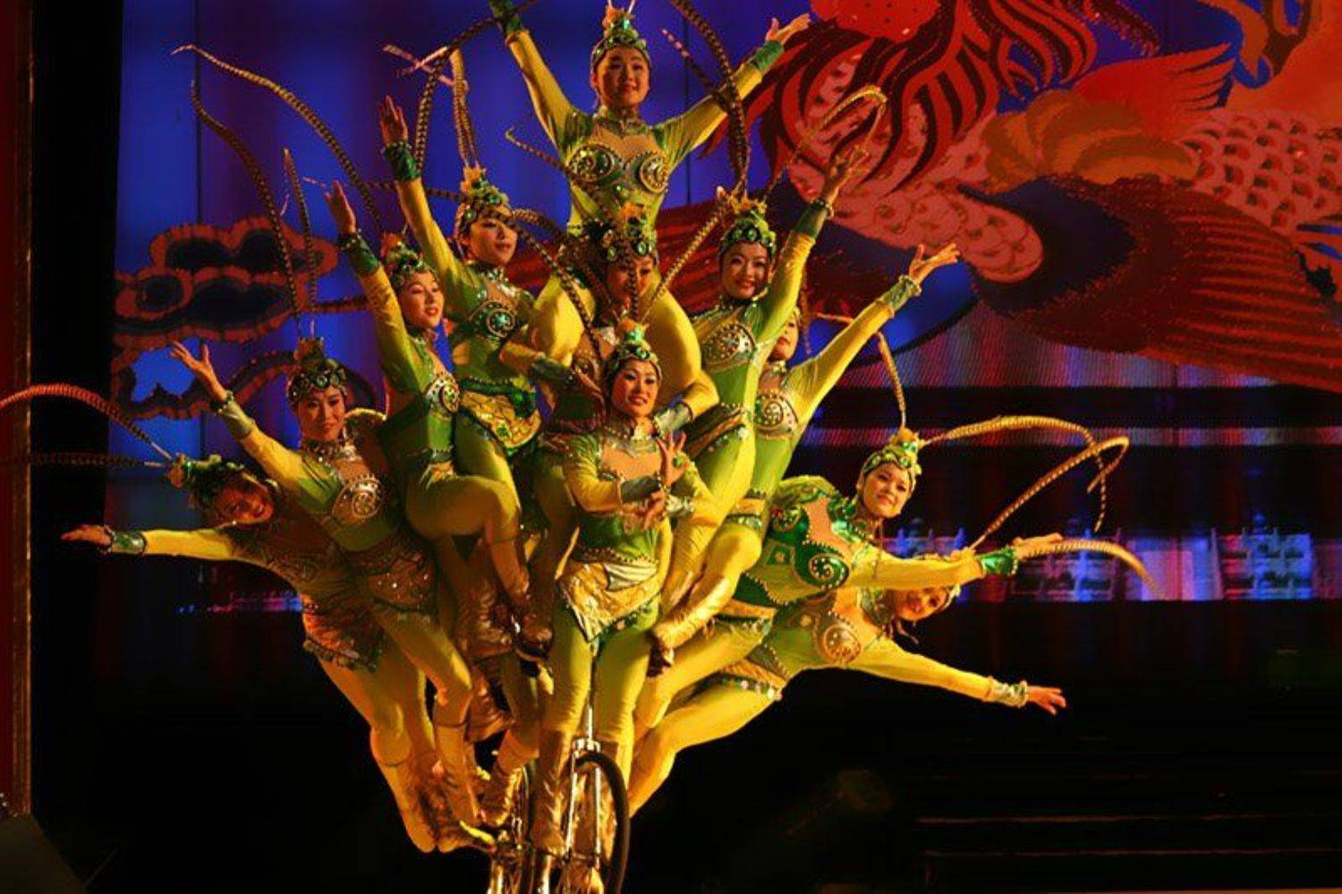 На вираже. Автор: Crypticaliens crypticaliens, китай, Crypticaliens