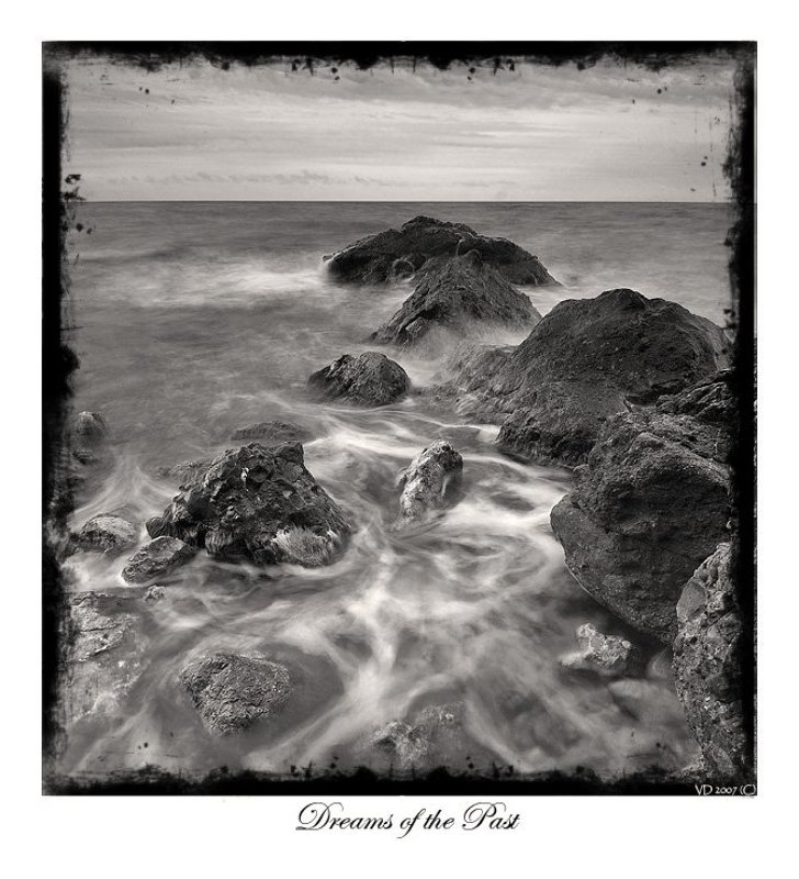 чб скалы море пена Dreams of the Pastphoto preview