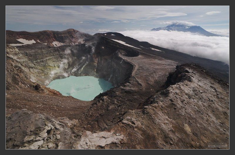 Классический вид с вершины вулкана Горелыйphoto preview