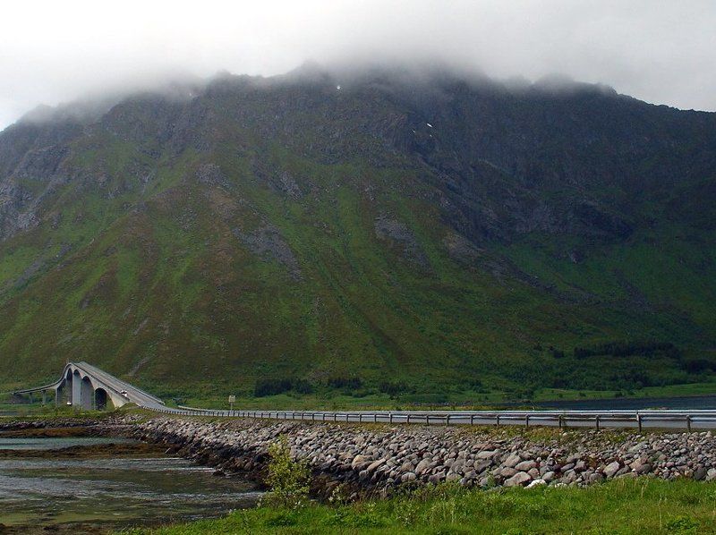 лофотены.лето.дорога про мост к новым испытаниямphoto preview