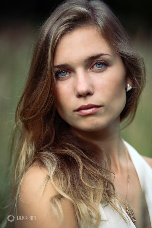 девушка, портрет, учительница Учительница 5-го класса. Катяphoto preview