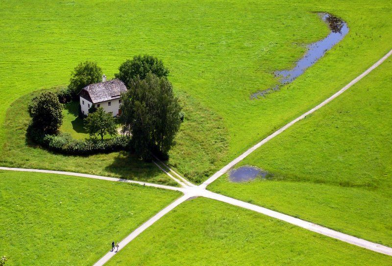 Перекресток пяти дорогphoto preview