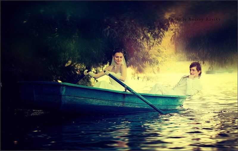 Двое в лодкеphoto preview
