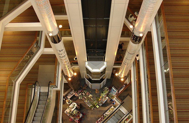 лестницы.лифты.движения вверх-внизphoto preview