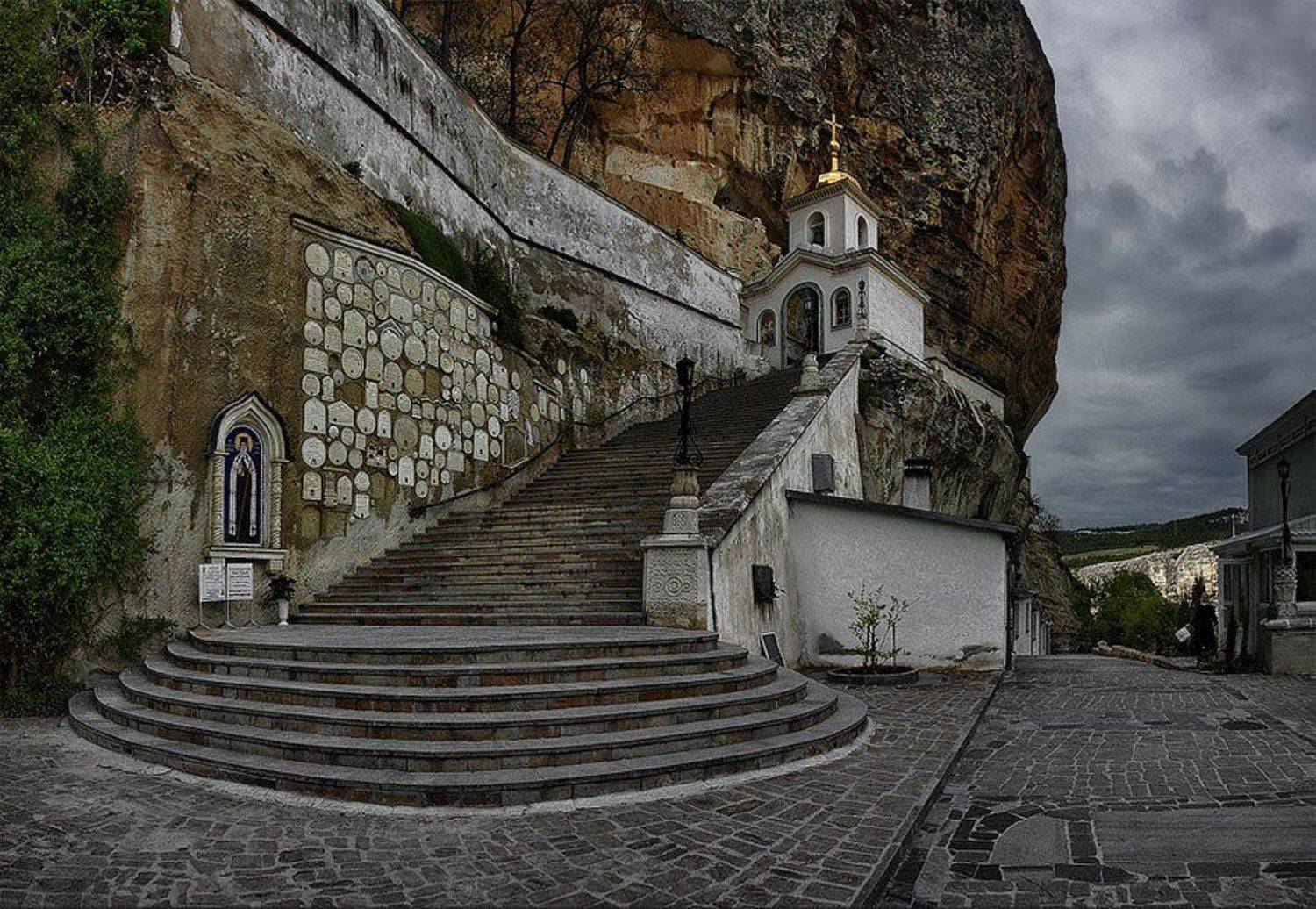 крым, бахчисарай, чуфут, свято-успенский пещерный монастырь,, Kolebidenko Vladimir