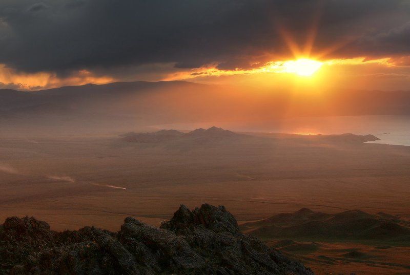 И ДОРОГА ПЫЛИТСЯ СЛЕГКА... фото превью