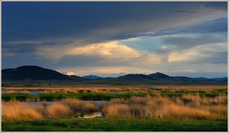 вечер, вечер, Вода, Голубой, Горы, Далекий, Желтый, заводь, Зеленый, иткуль, Красивый, небо, Облака, озеро, осока, панорама, пейзаж, природа, Протока, путешествия, сибирь, трава, туризм, хакасия, хмурое, Холмы, Широкий Пейзажи Иткуляphoto preview
