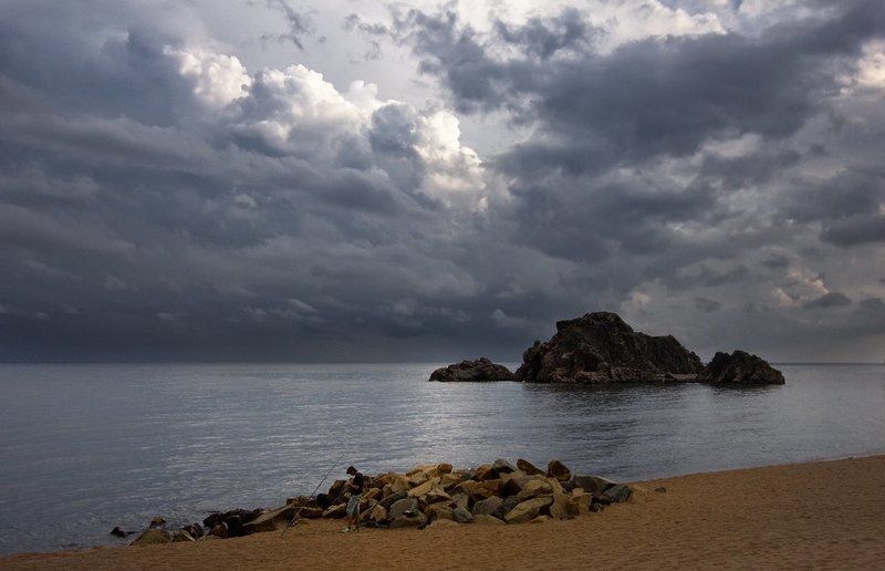 Одинокий рыбак фото превью