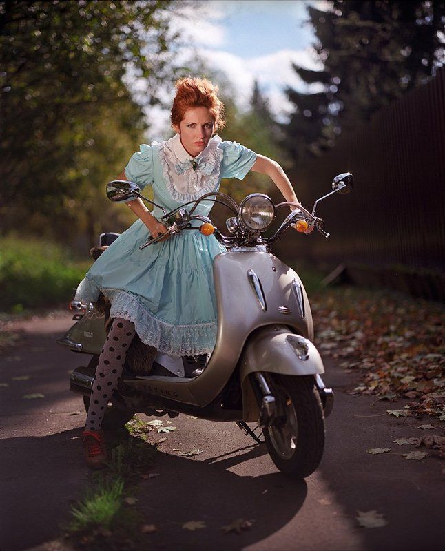 120 film, Pentax 6x7, Байкер, Девушка на скутере, Золотая осень, Пленка, Романтическая фотосессия, Средний формат Мотопринцессаphoto preview
