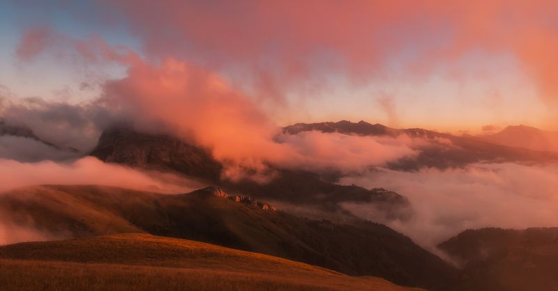 ВЕСЬ ДЕНЬ КЛУБИЛОСЬ , А К ВЕЧЕРУ РОДИЛОСЬphoto preview