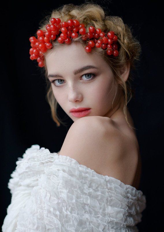 девушка, красный, красивая, калина, портрет photo preview