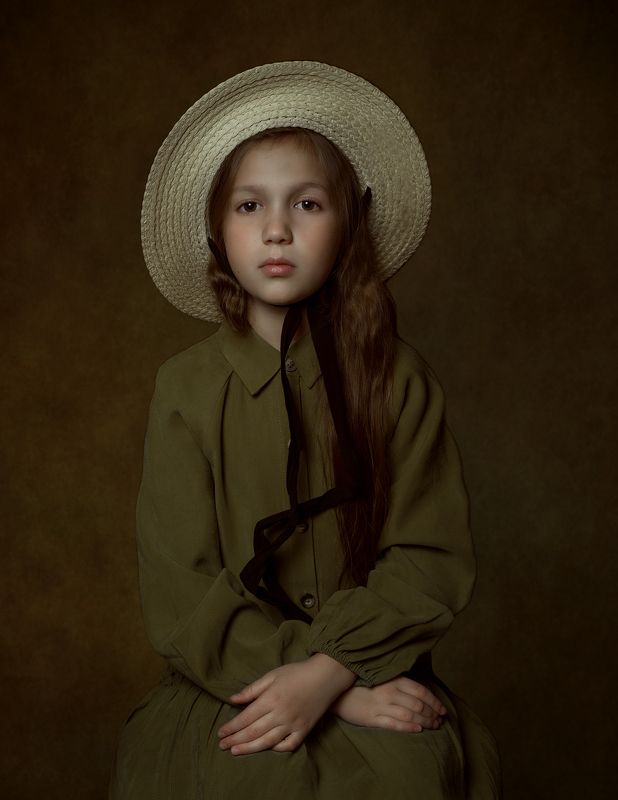 Детский портрет Девочка в шляпеphoto preview