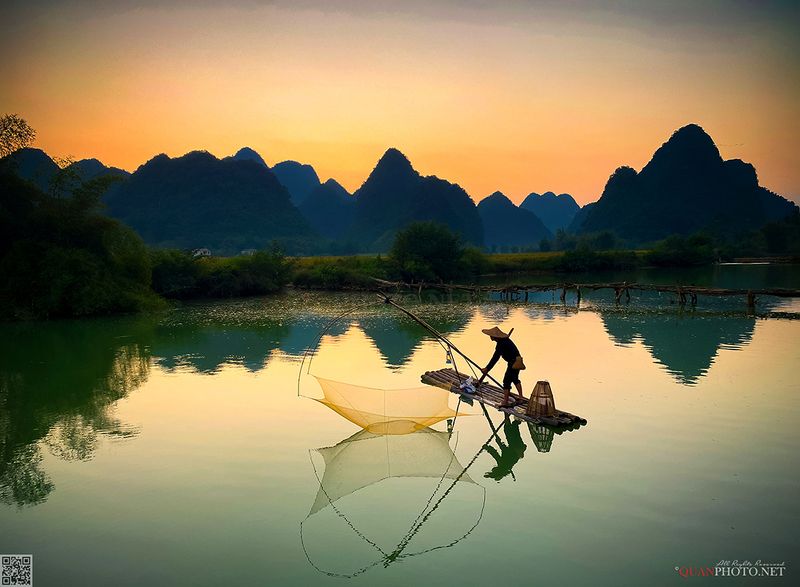 quanphoto, landscape, sunset, sundown, mountains, reflections, river, fishing, fisherman, rural, vietnam Sunset Fishingphoto preview