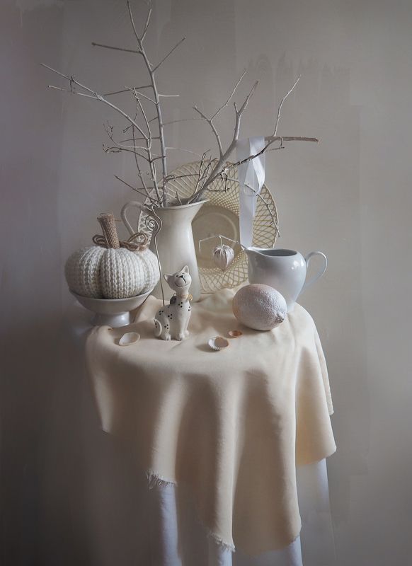 тыква, лимон, кувшин, ветки, белый photo preview