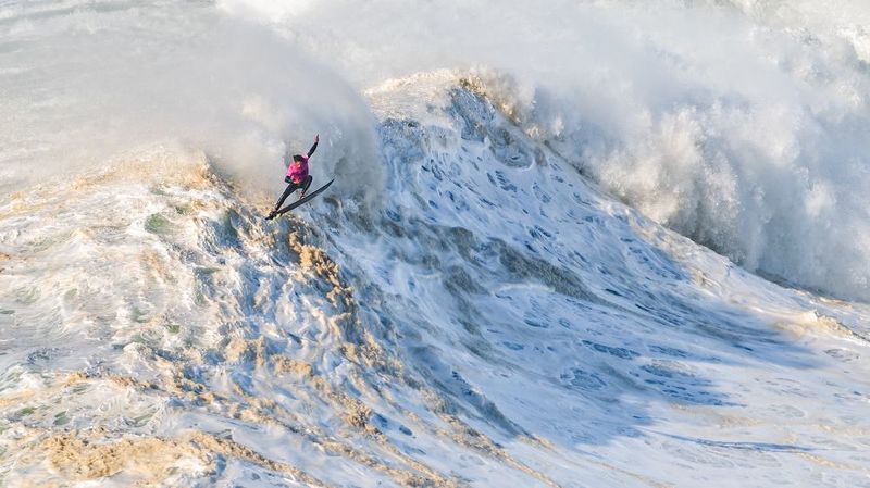 Jumping wabesphoto preview