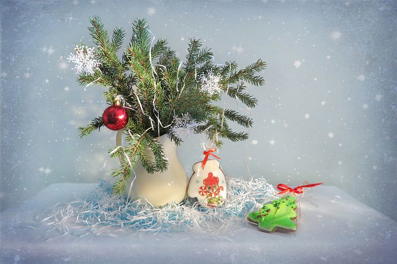натюрмолрт,елка,пряники,кувшин,снег,снежинки Ожидание праздникаphoto preview
