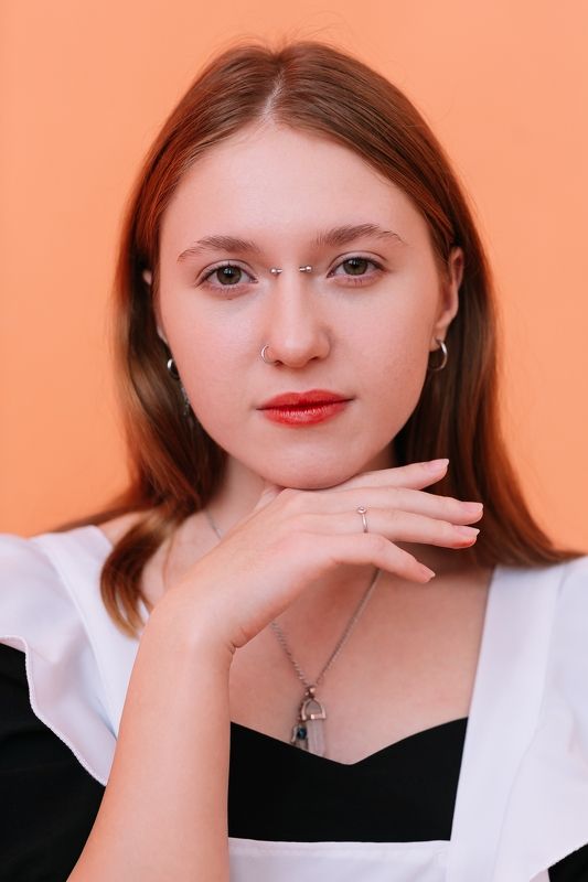 портрет, женский портрет, школа, школьная форма Выпускницаphoto preview