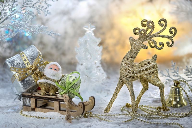 натюрморт, новогодний, игрушки С наступающим Новым годом, друзья!photo preview