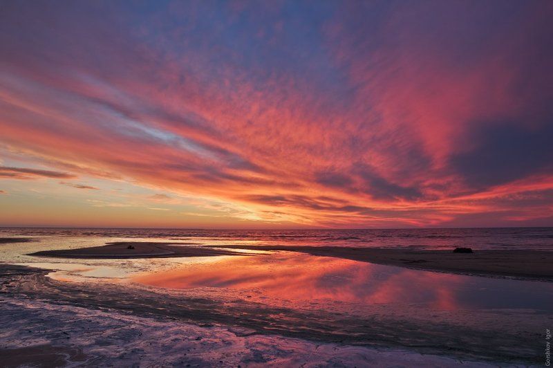 берег, вечер, водохранилище, закат, краски, небо, облака, осень, пейзаж, рыбинское Октябрьский закат на Рыбинском водохранилище фото превью