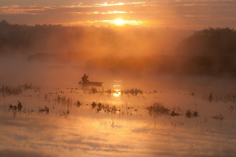Река. Восход.Рыбак. На красной зорьке.photo preview