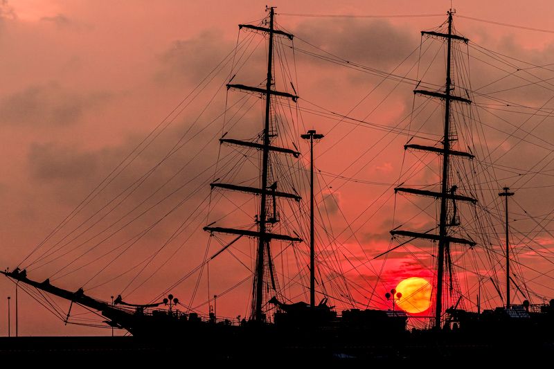 #море #закат #солнце #природа #сочи #корабль #парусник Подвезти?photo preview