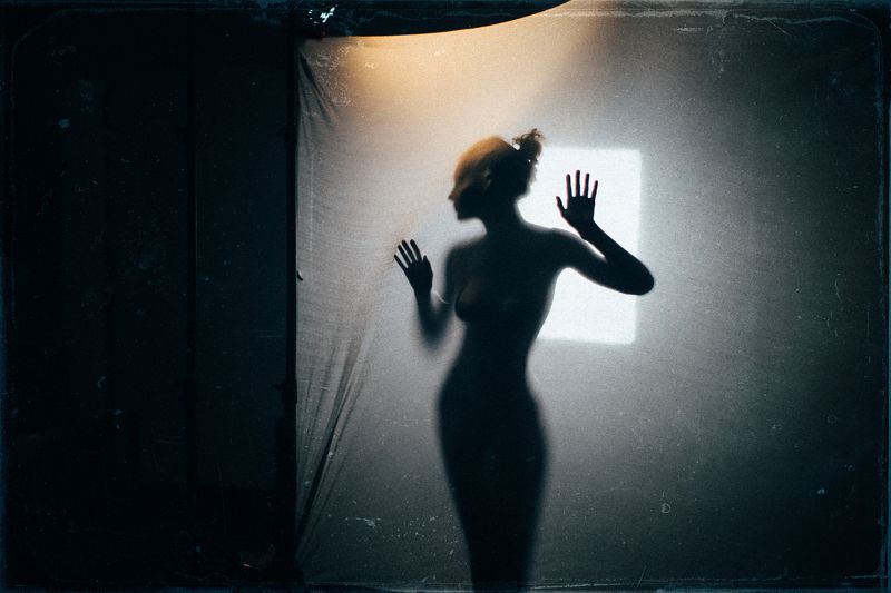 art, nude, naked, woman, female, body, model, gorgeous, figure, classy, skin, shadows, dark, studio, light, sensual, sensuality,  фото превью