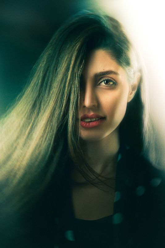 pooryarafiezade, پوریارفیعیزاده, پوریا رفیعی زاده, woman, scarf, blue, motion, blur,green,hair,portrait AYDAphoto preview