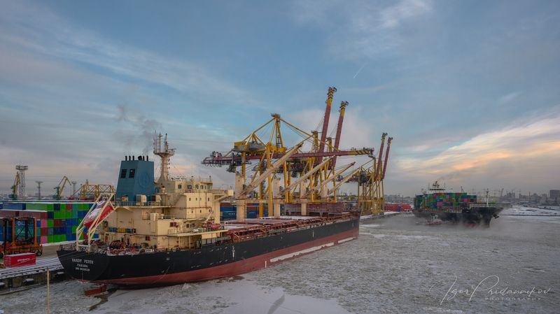 Замерзший порт фото превью